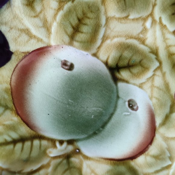 VTG Sarreguemines France Majolica Relief Fruit Platter 11.75" - Picture 6 of 12